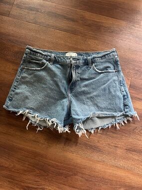 Abercrombie mid rise a line short
